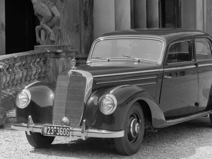 Mercedes-Benz 220 (W187) 1951 – 1955 Седан — сүрөт 3