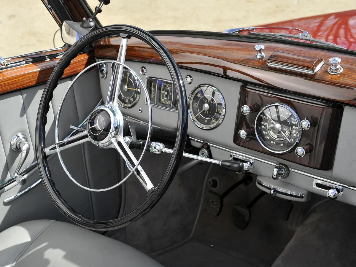 Mercedes-Benz 220 (W187) 1951 – 1955 Кабриолет — сүрөт 9