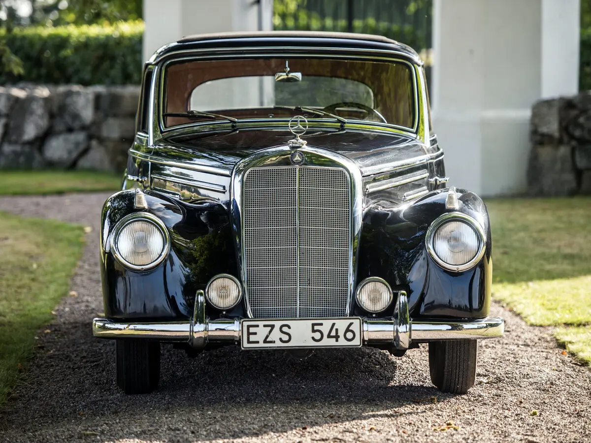 Mercedes-Benz 220 (W187) 1951 – 1955 Купе — сүрөт 3
