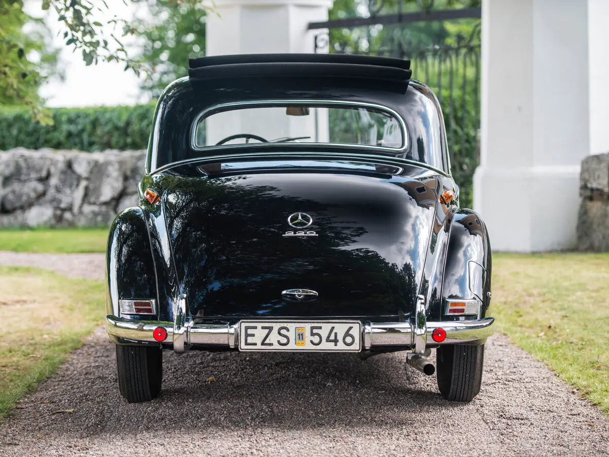Mercedes-Benz 220 (W187) 1951 – 1955 Купе — сүрөт 4