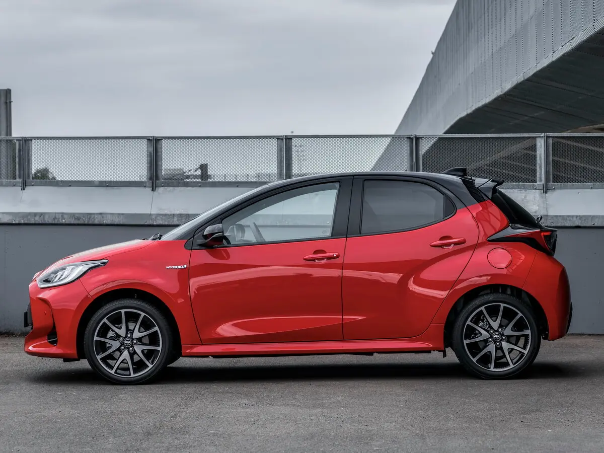 Toyota Yaris IV Хэтчбек 5 дв. — сүрөт 2
