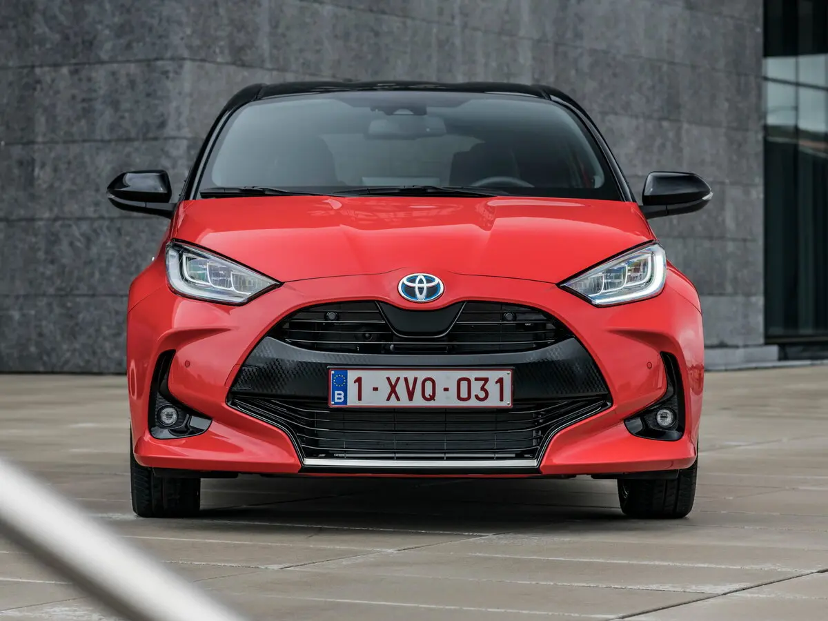 Toyota Yaris IV Хэтчбек 5 дв. — сүрөт 3