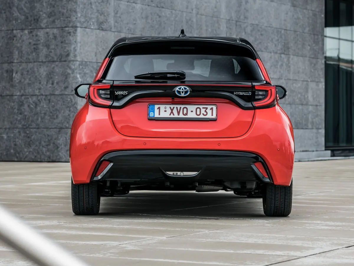 Toyota Yaris IV Хэтчбек 5 дв. — сүрөт 4