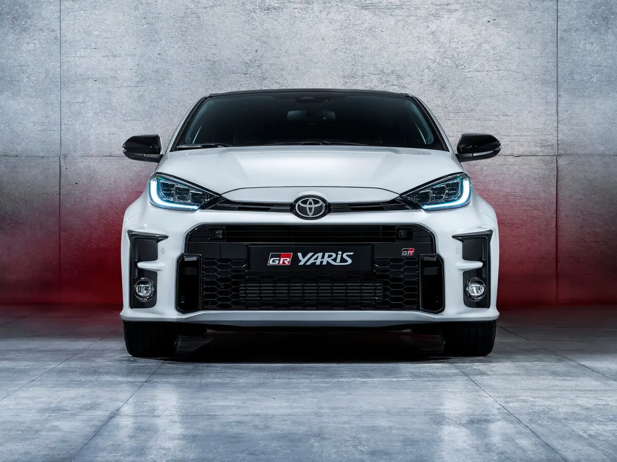 Toyota Yaris IV Хэтчбек 3 дв. GR — сүрөт 3