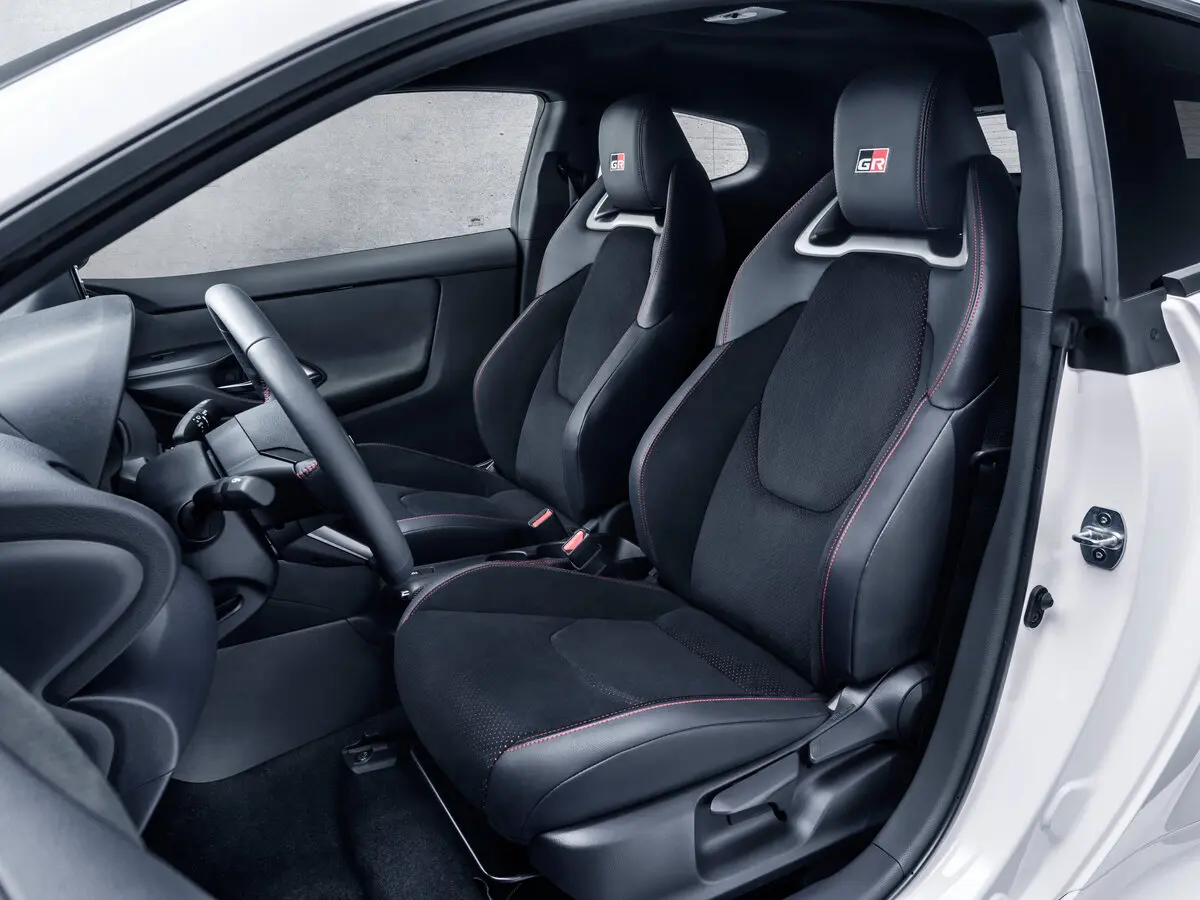 Toyota Yaris IV Хэтчбек 3 дв. GR — сүрөт 8