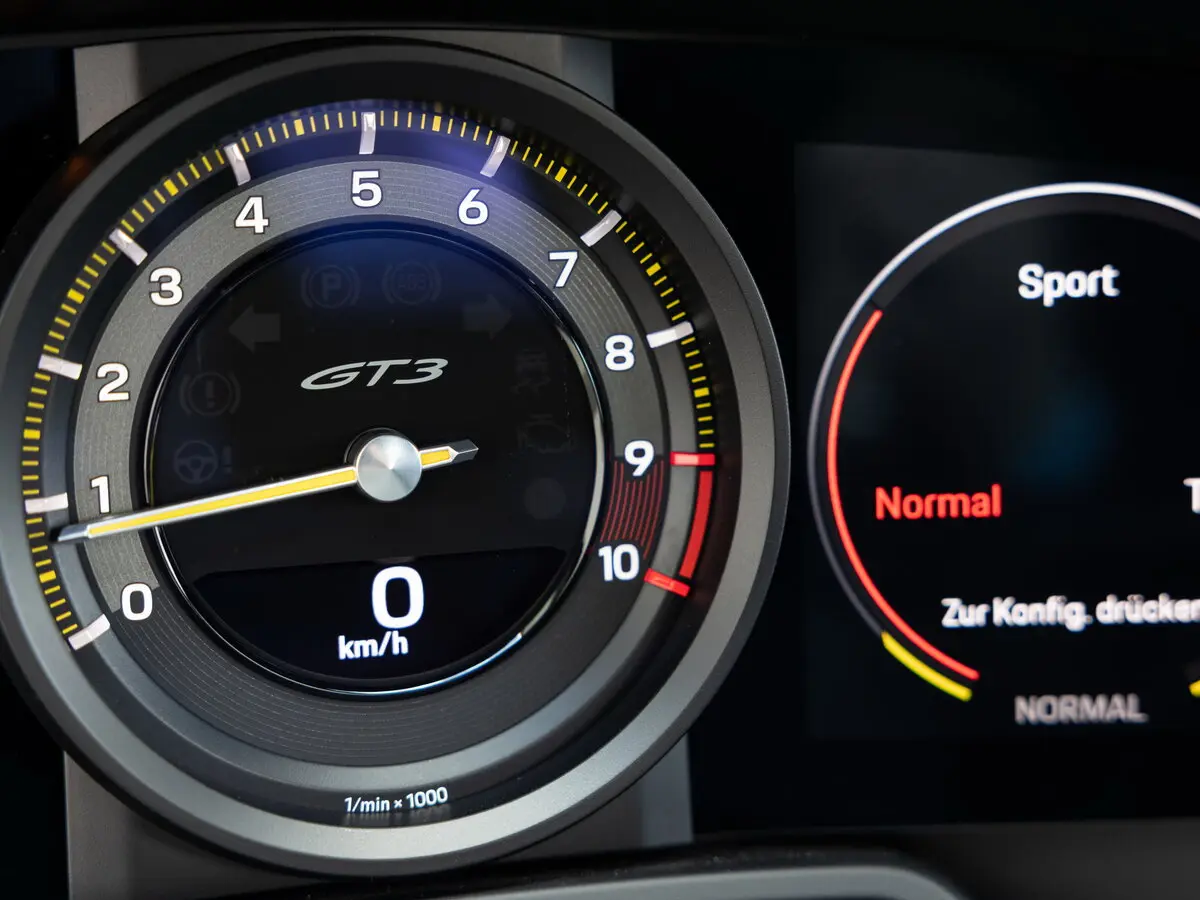 Porsche 911 GT3 992 Купе — сүрөт 9