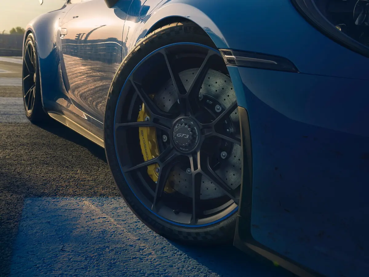 Porsche 911 GT3 992 Купе — сүрөт 15