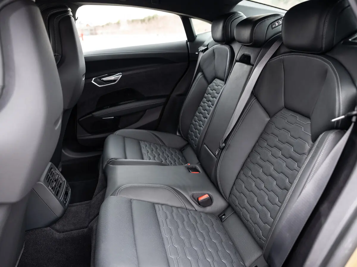 Audi RS e-tron GT I Седан — сүрөт 11