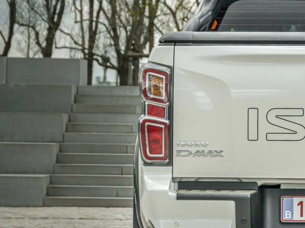Isuzu D-Max III Пикап Двойная кабина — сүрөт 16