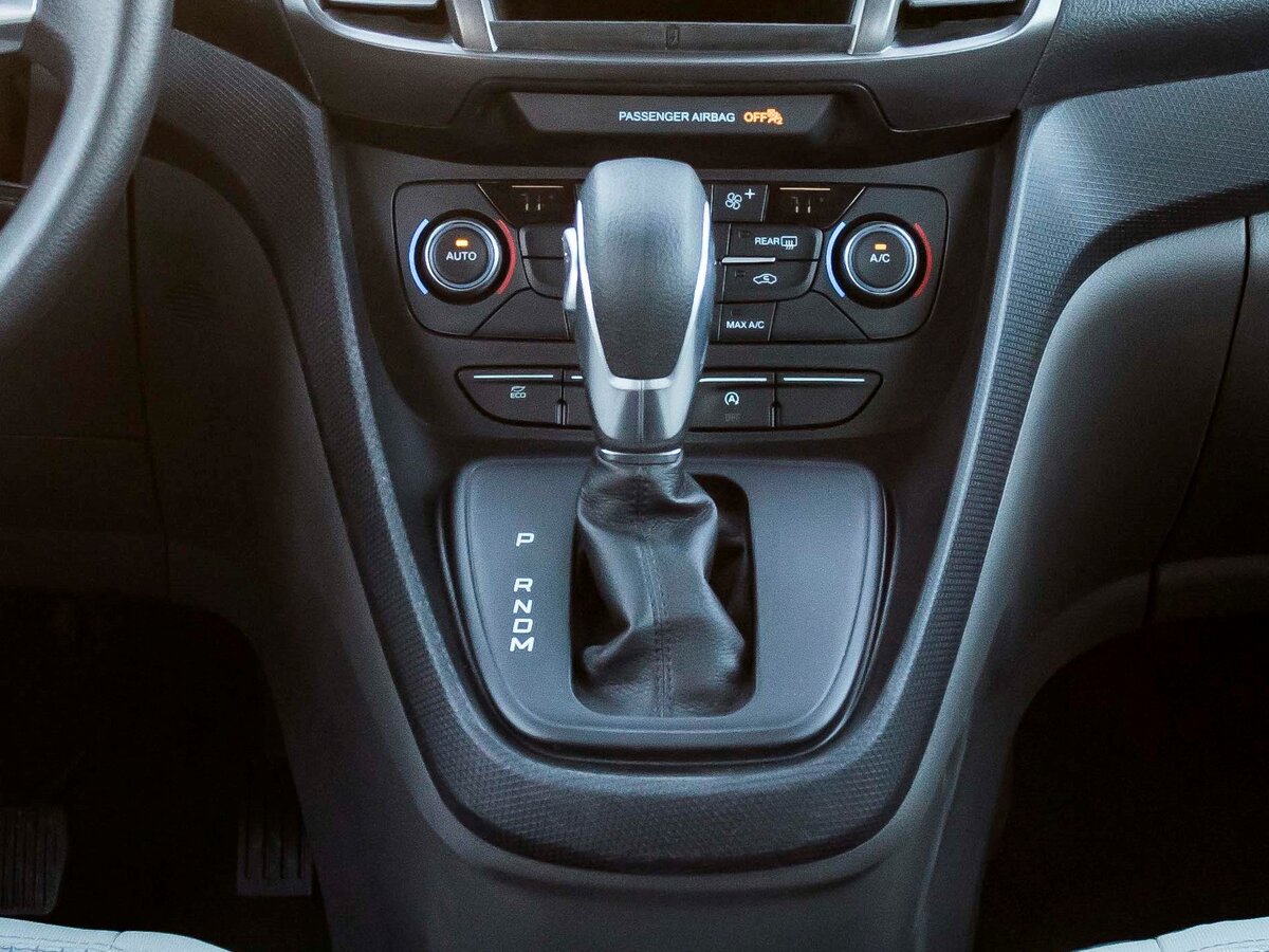 Ford Transit Connect II Рестайлинг Фургон SWB — фото 10