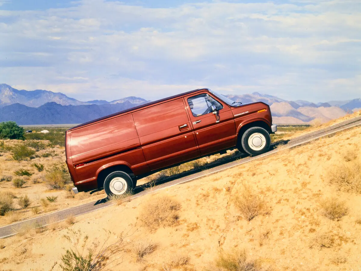 Ford Econoline III Фургон — сүрөт 2