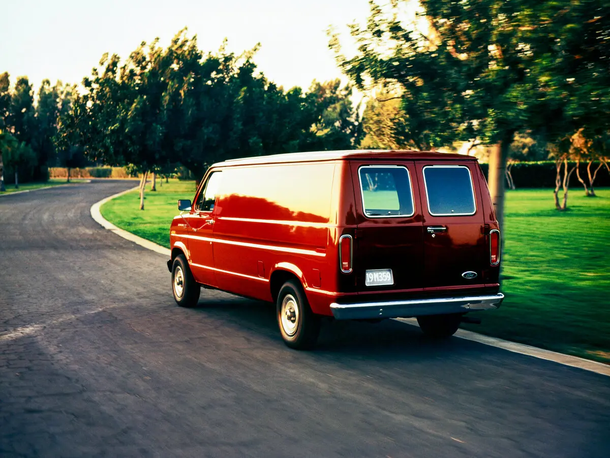 Ford Econoline III Фургон — сүрөт 4