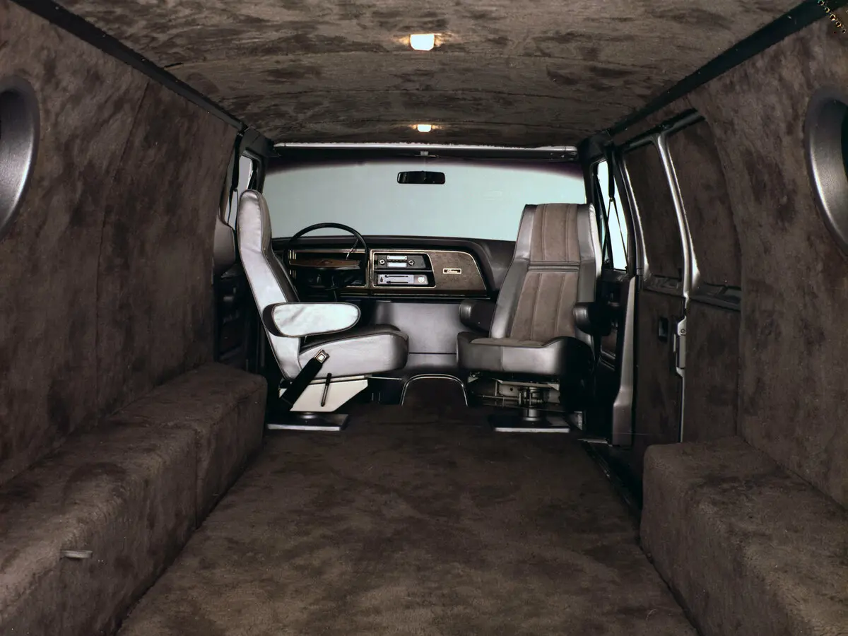Ford Econoline III Фургон — сүрөт 6