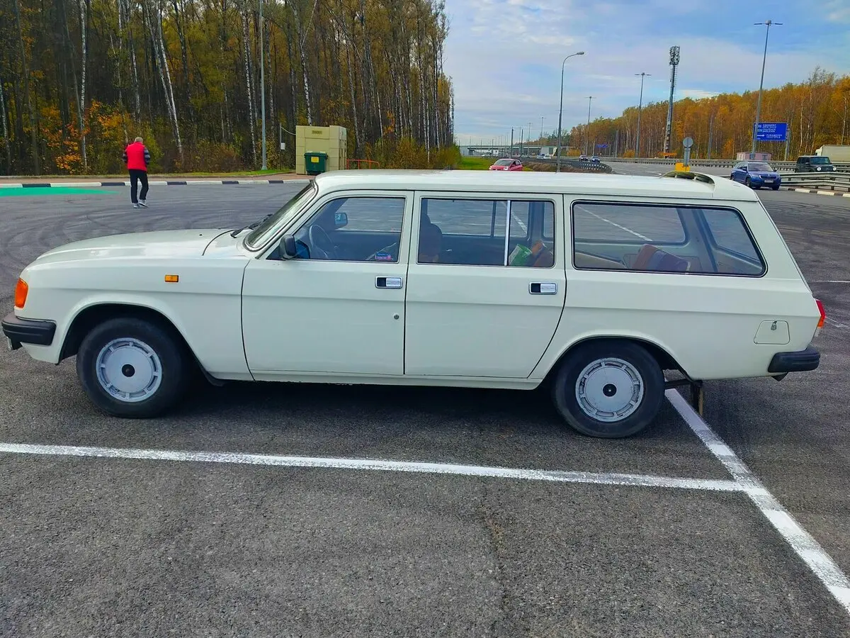 ГАЗ 31022 «Волга» 1992 – 1998 Универсал 5 дв. — сүрөт 2