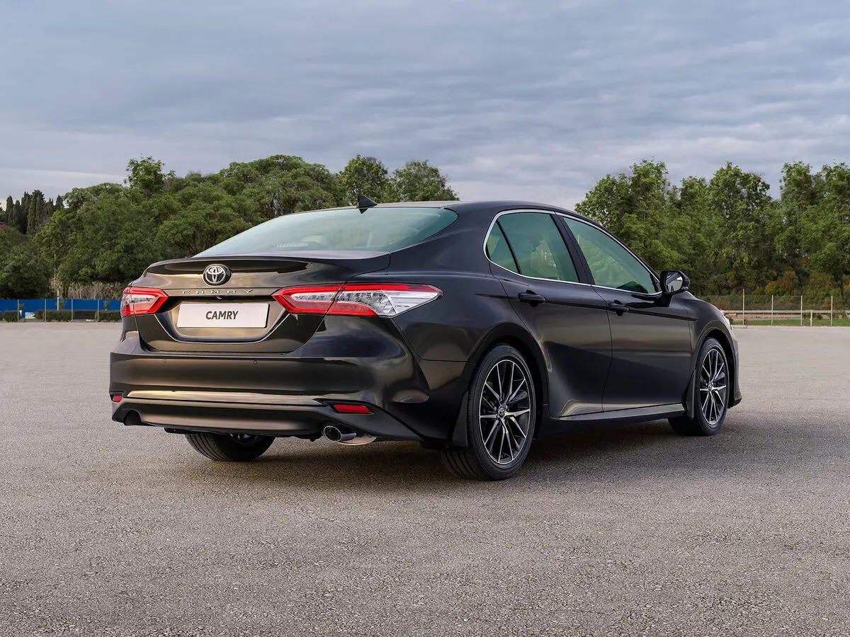 Toyota Camry VIII (XV70) Рестайлинг Седан — сүрөт 4