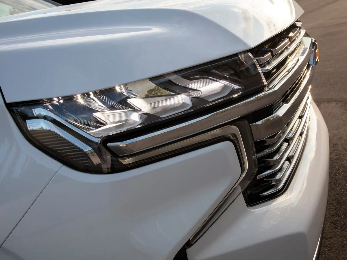Chevrolet Suburban XII Внедорожник 5 дв. — сүрөт 11