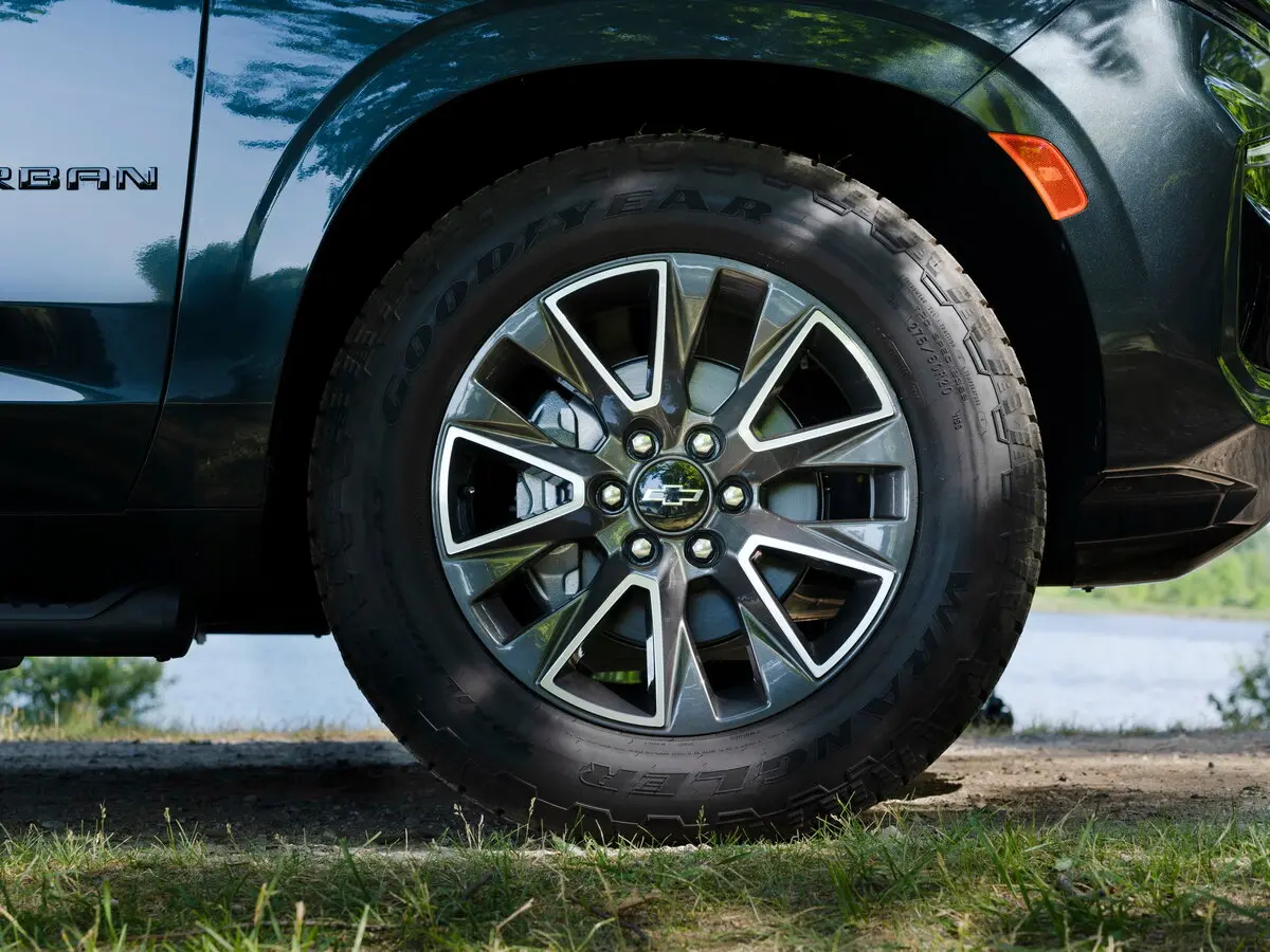Chevrolet Suburban XII Внедорожник 5 дв. — сүрөт 14