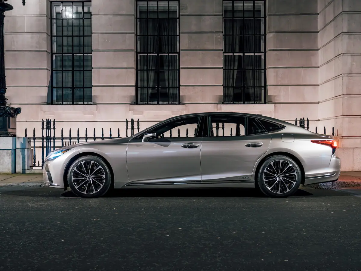 Lexus LS V Рестайлинг Седан — фото 2