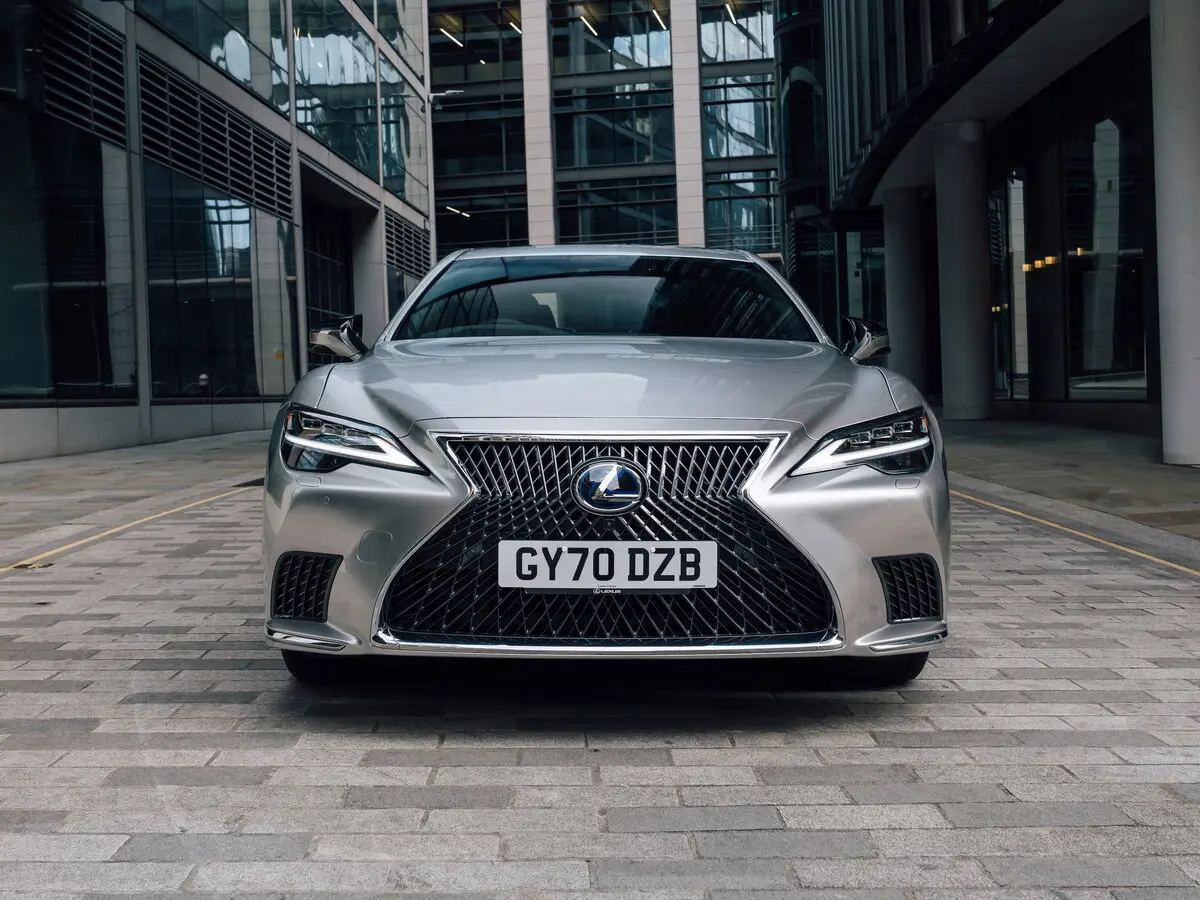 Lexus LS V Рестайлинг Седан — фото 3
