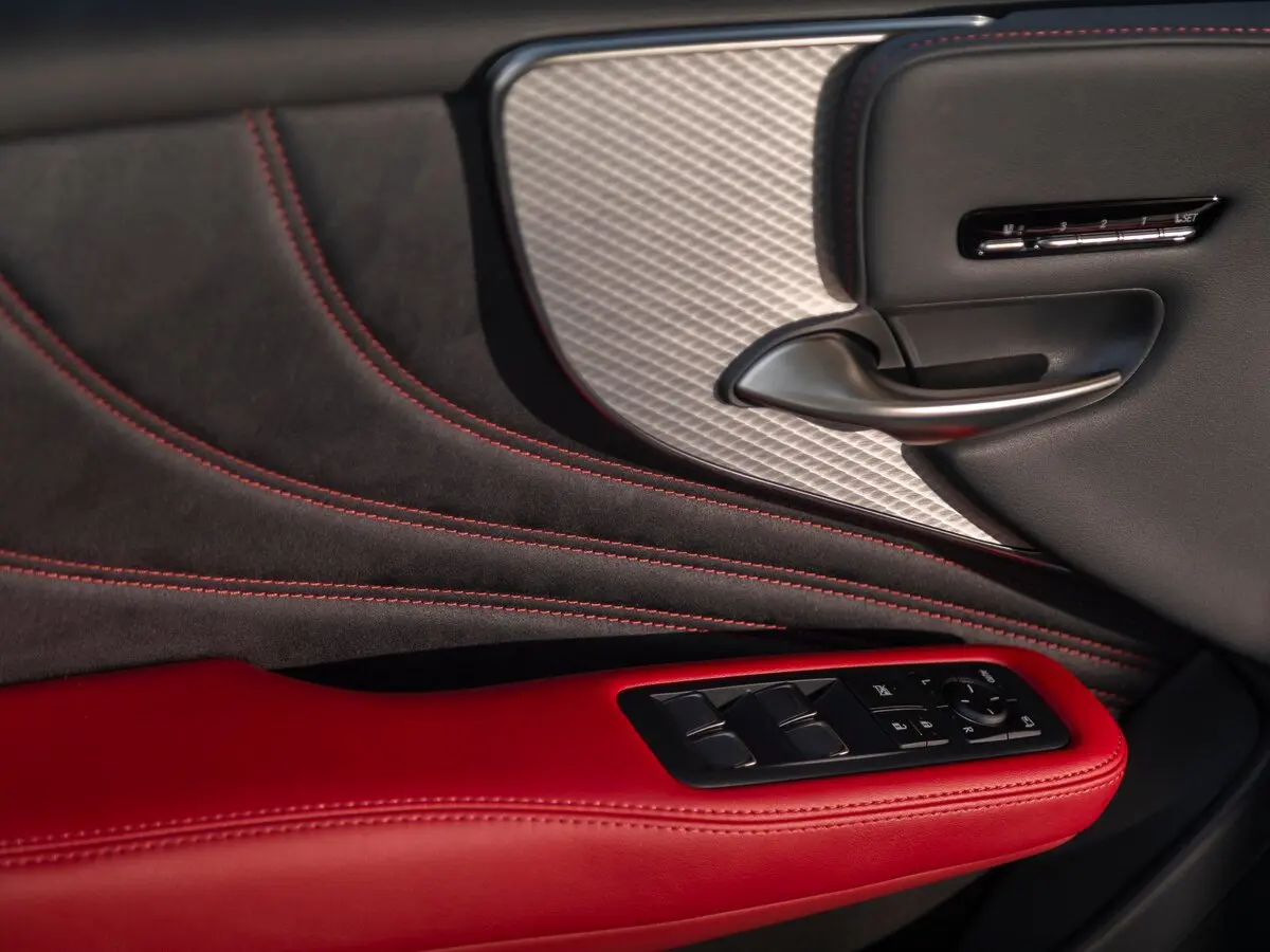 Lexus LS V Рестайлинг Седан — фото 13