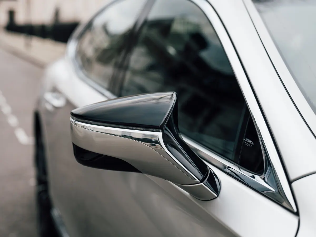 Lexus LS V Рестайлинг Седан — фото 16