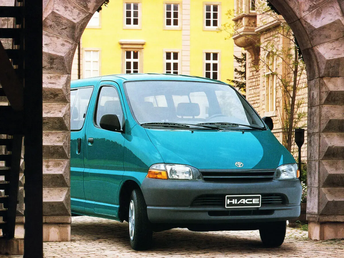 Toyota HiAce XH10 Минивэн — сүрөт 2