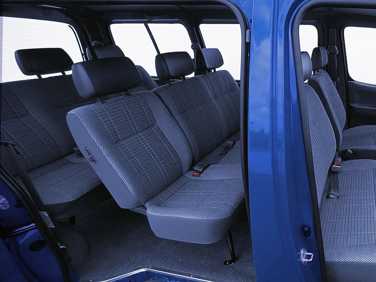 Toyota HiAce XH10 Минивэн — сүрөт 6