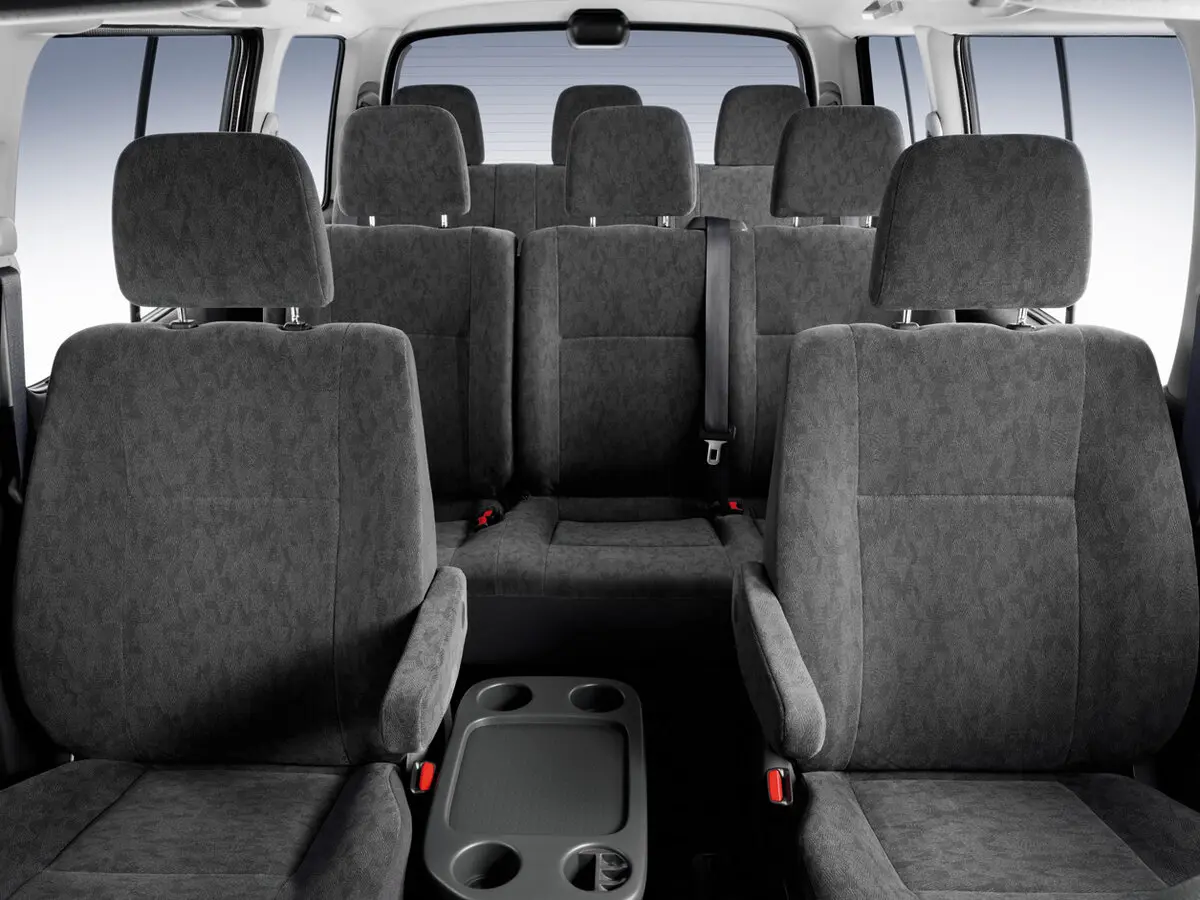 Toyota HiAce XH10 Рестайлинг Минивэн — photo 9