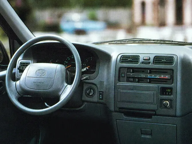 Toyota HiAce XH10 Минивэн Long — сүрөт 2