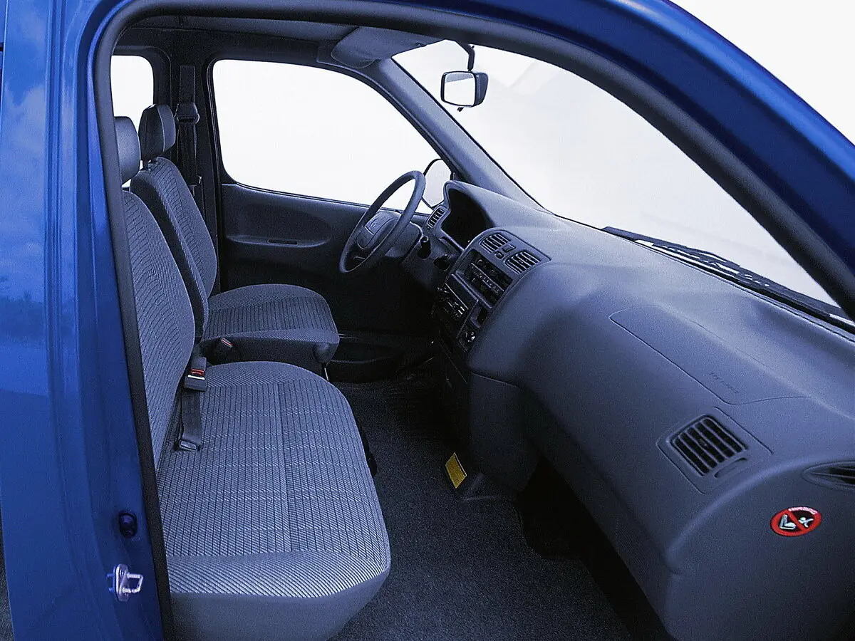 Toyota HiAce XH10 Минивэн Long — сүрөт 3