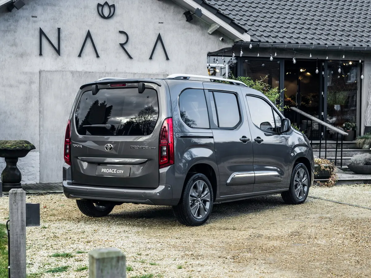Toyota ProAce City I Компактвэн — фото 5