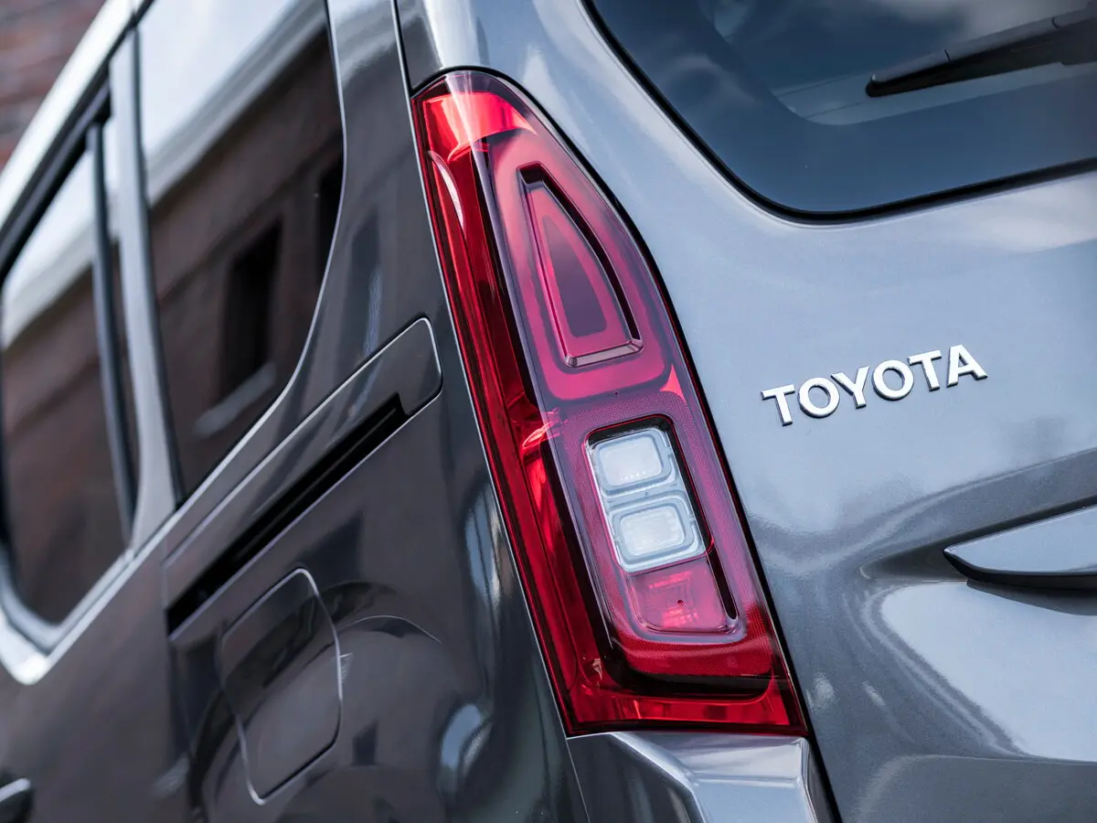 Toyota ProAce City I Компактвэн — фото 15