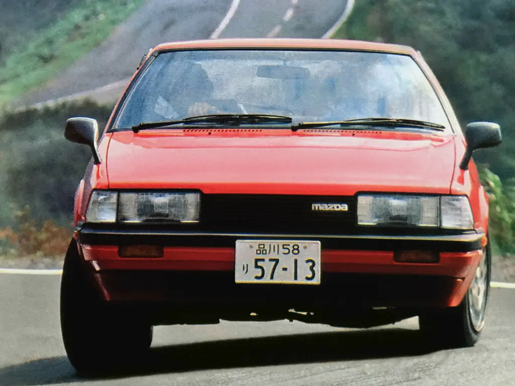 Mazda Capella III Купе — 照片 2