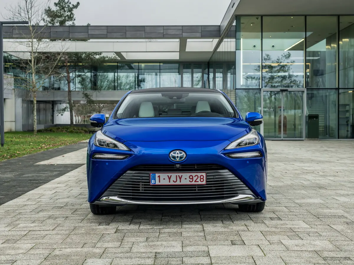 Toyota Mirai II Седан — фото 3
