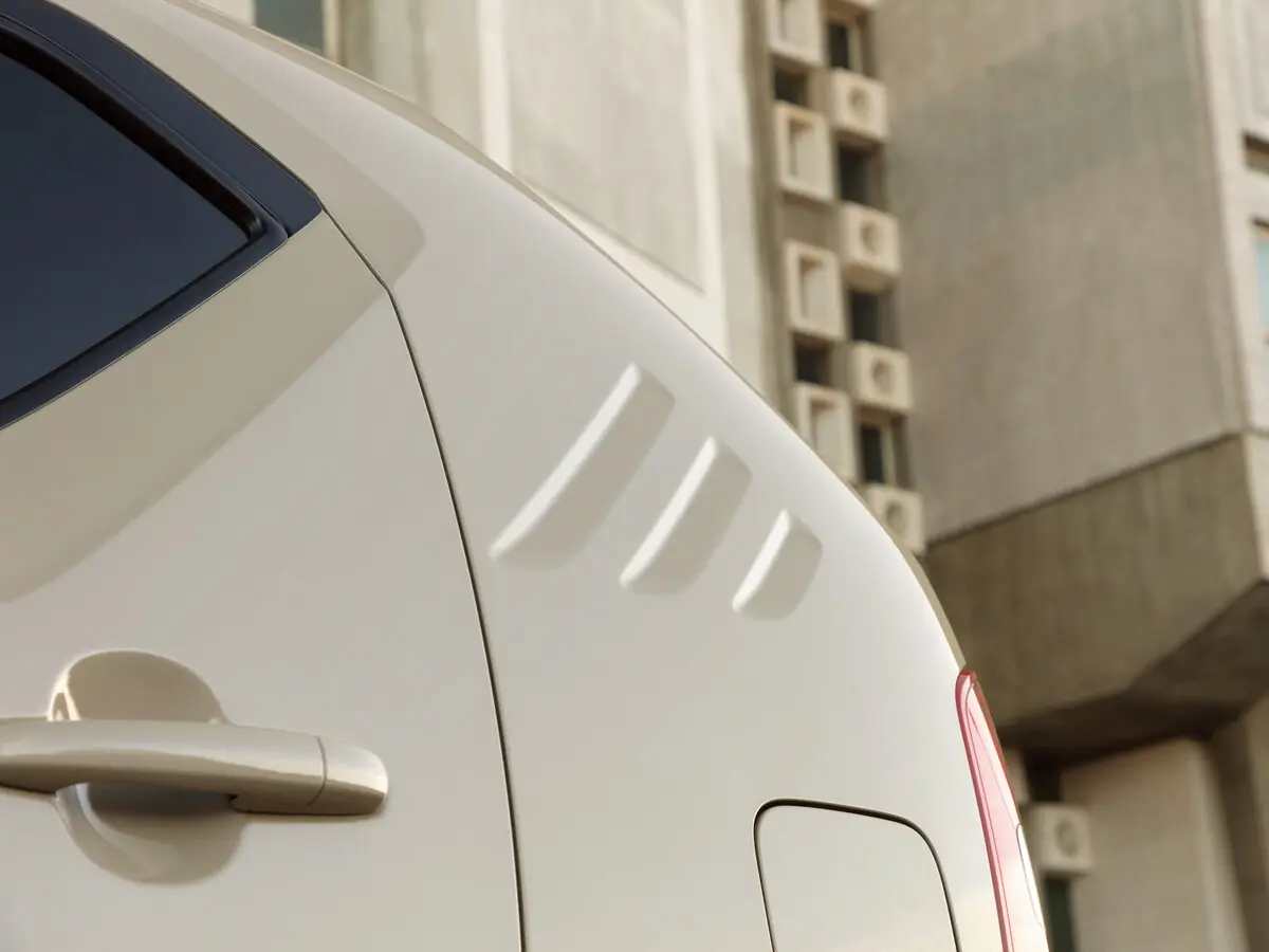 Suzuki Ignis III Рестайлинг Хэтчбек 5 дв. — 照片 14