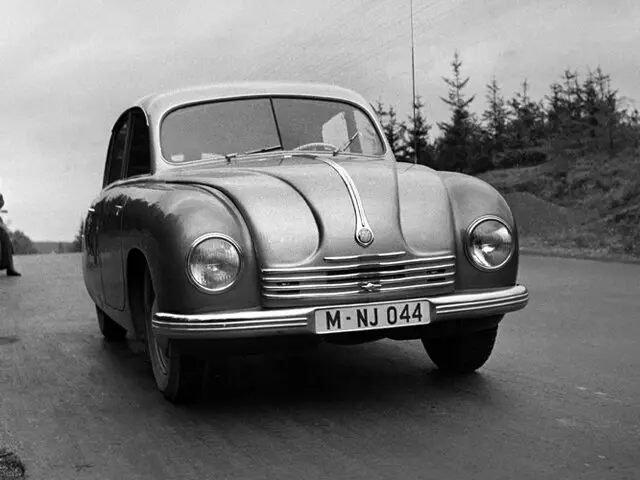 Tatra T600 1946 – 1952 Фастбек — 照片 3