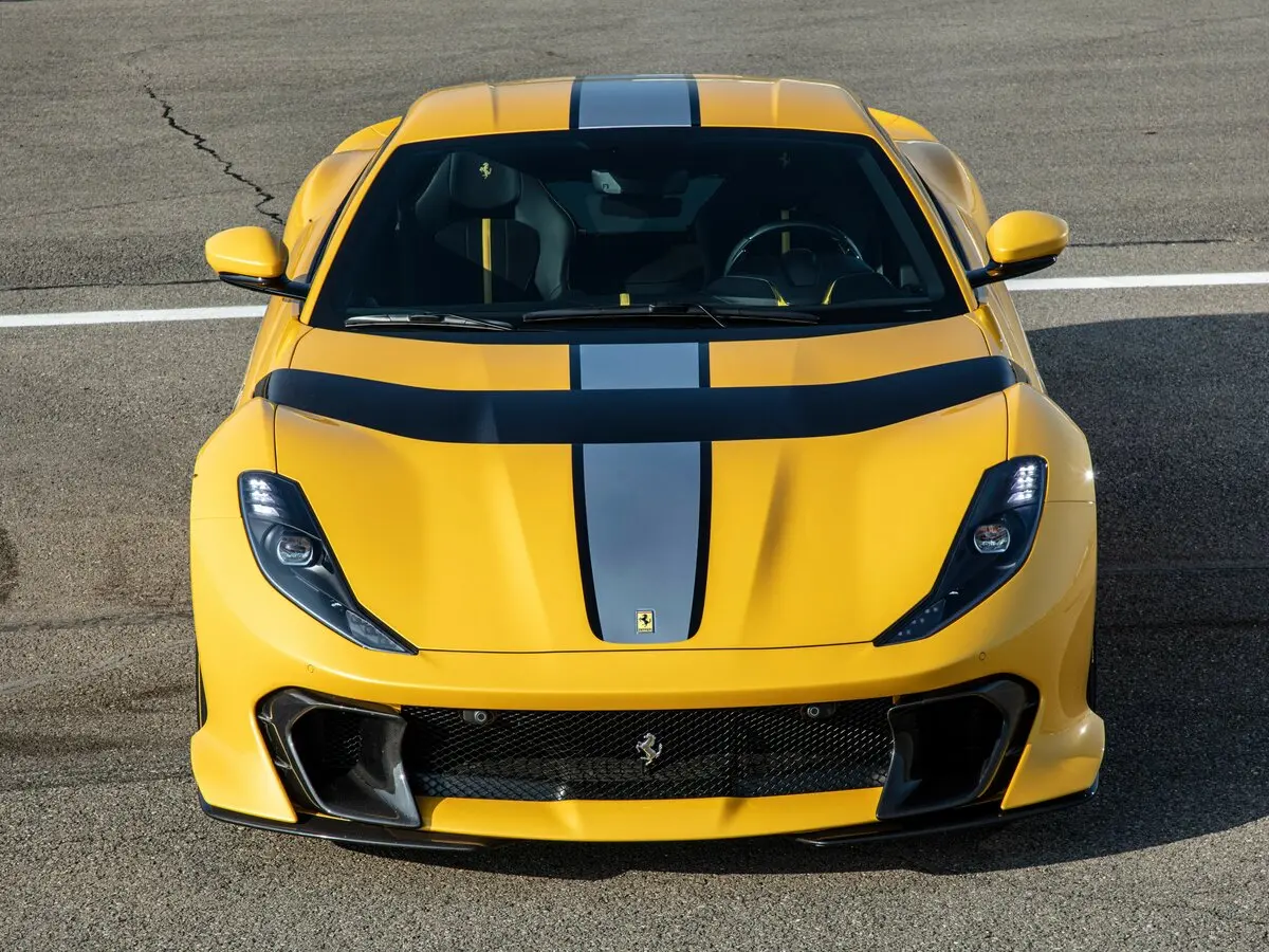 Ferrari 812 2017 – 2024 Купе Competizione — photo 3