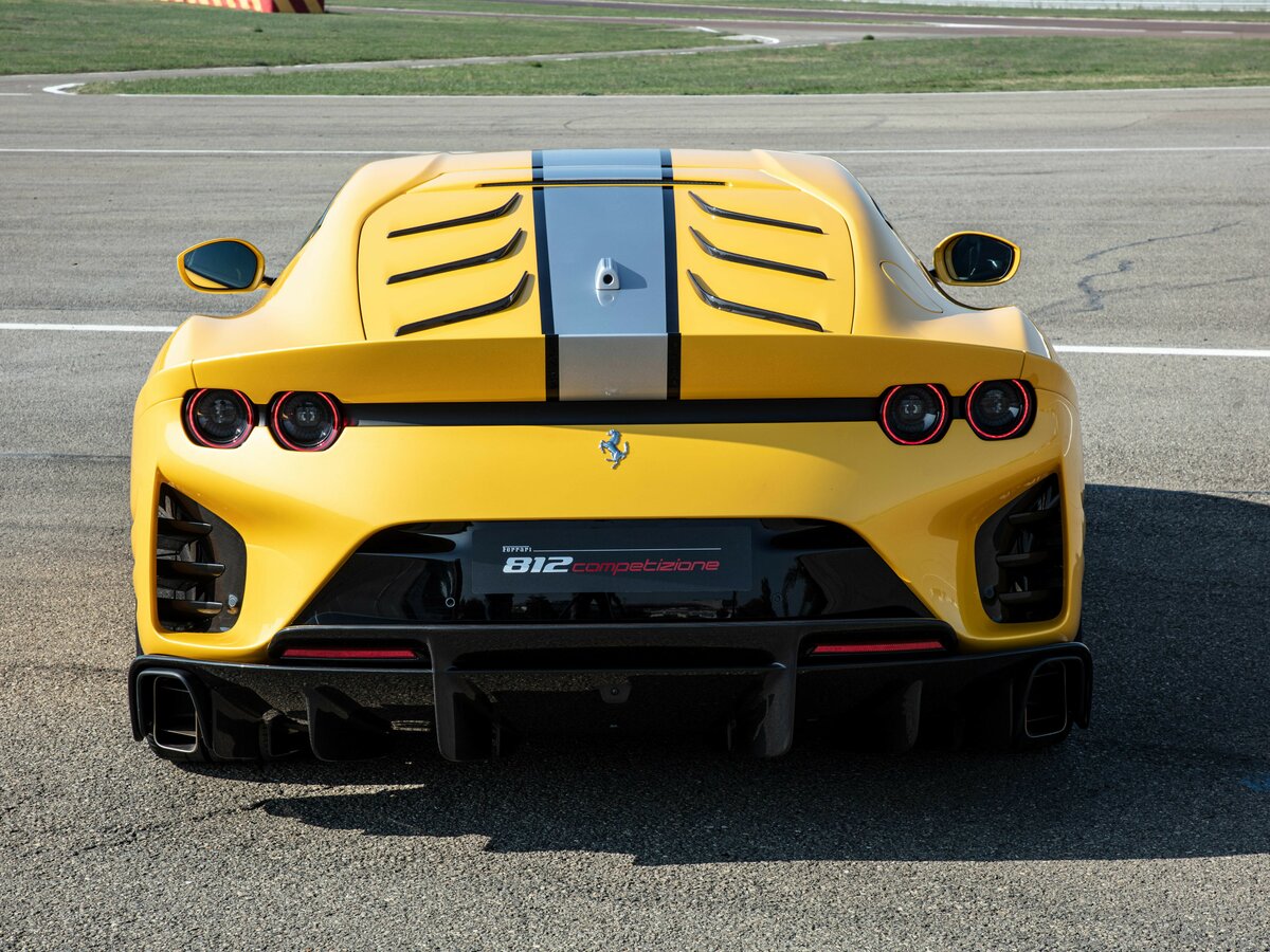Ferrari 812 2017 – 2024 Купе Competizione — фото 4