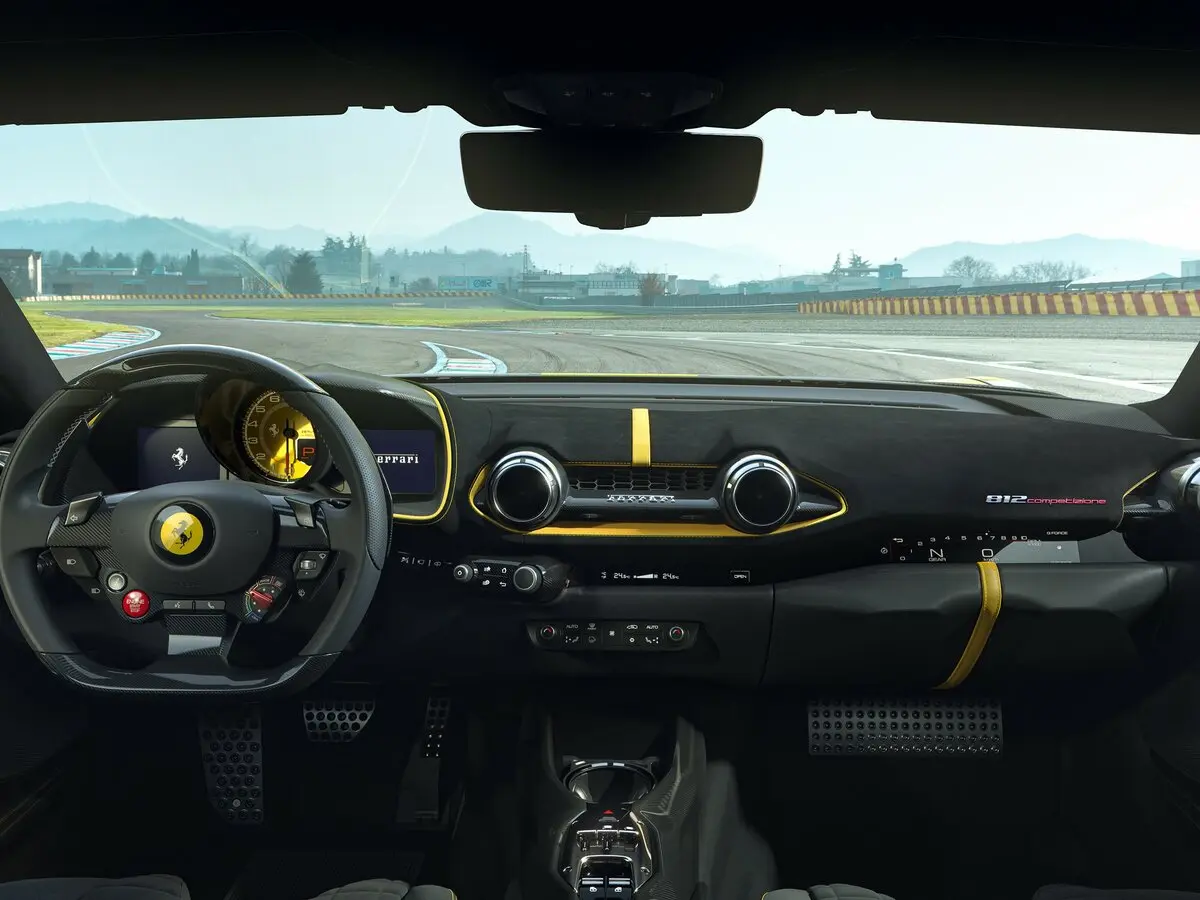 Ferrari 812 2017 – 2024 Купе Competizione — photo 6