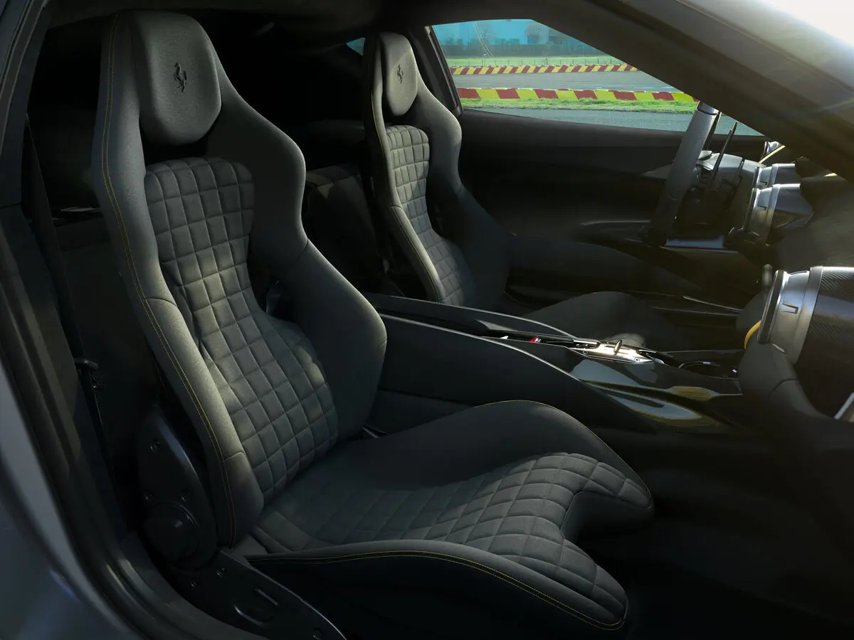 Ferrari 812 2017 – 2024 Купе Competizione — photo 7