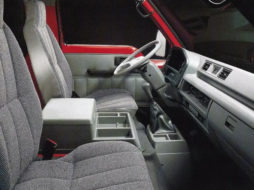 Isuzu Midi 1986 – 1996 Минивэн — сүрөт 3