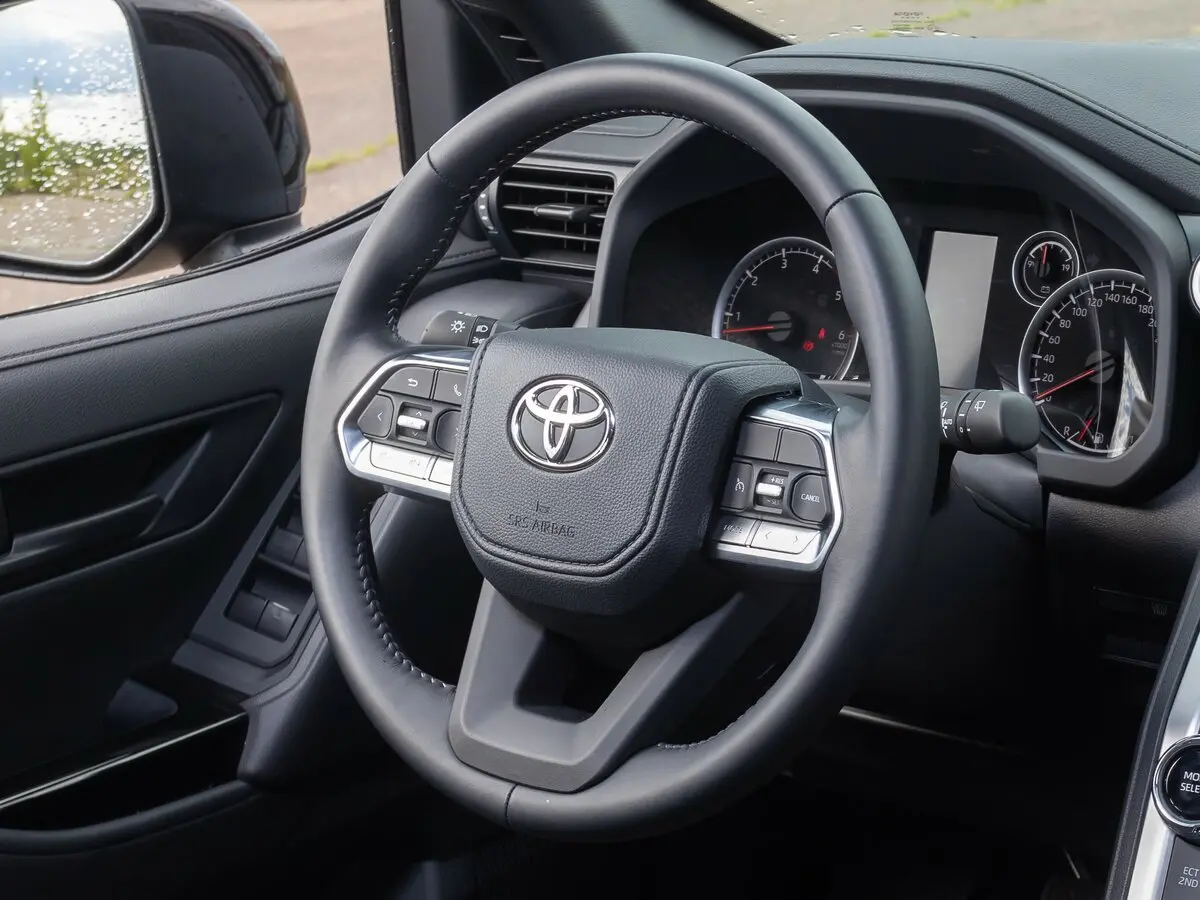 Toyota Land Cruiser 300 Series Внедорожник 5 дв. — фото 25