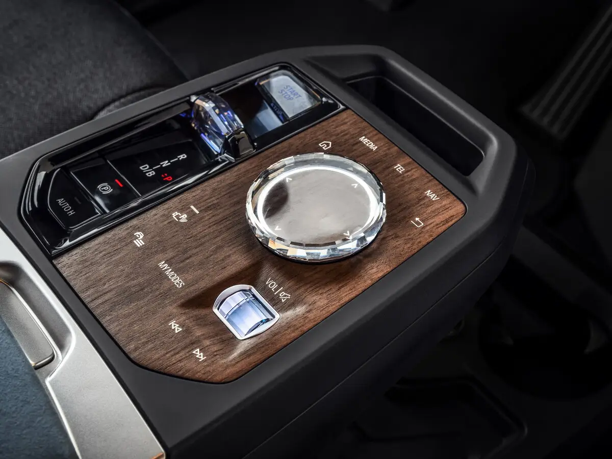 BMW iX I (I20) Внедорожник 5 дв. — сүрөт 14