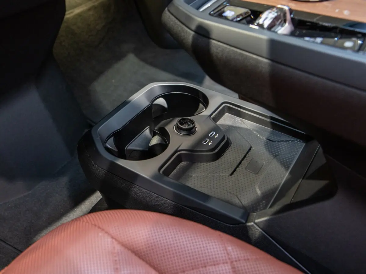 BMW iX I (I20) Внедорожник 5 дв. — сүрөт 36