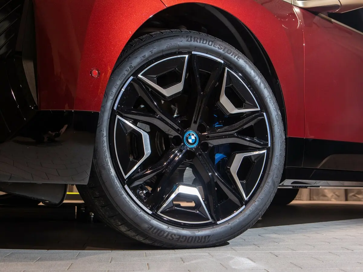 BMW iX I (I20) Внедорожник 5 дв. — сүрөт 38