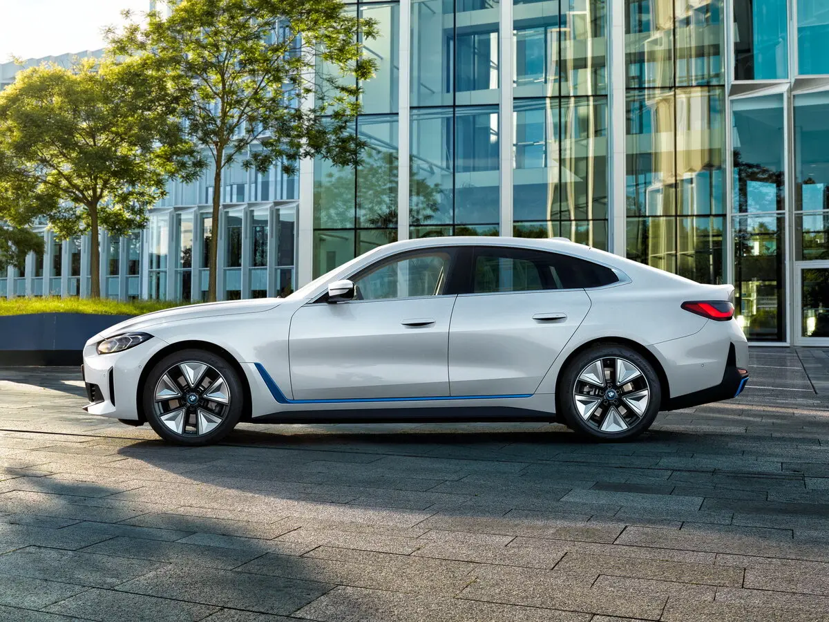 BMW i4 G26 Лифтбек — photo 2