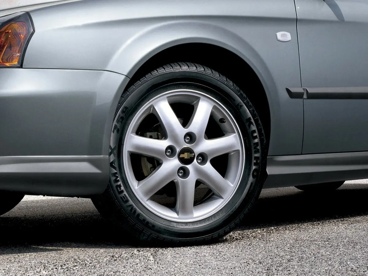 Chevrolet Epica V200 Седан — сүрөт 9