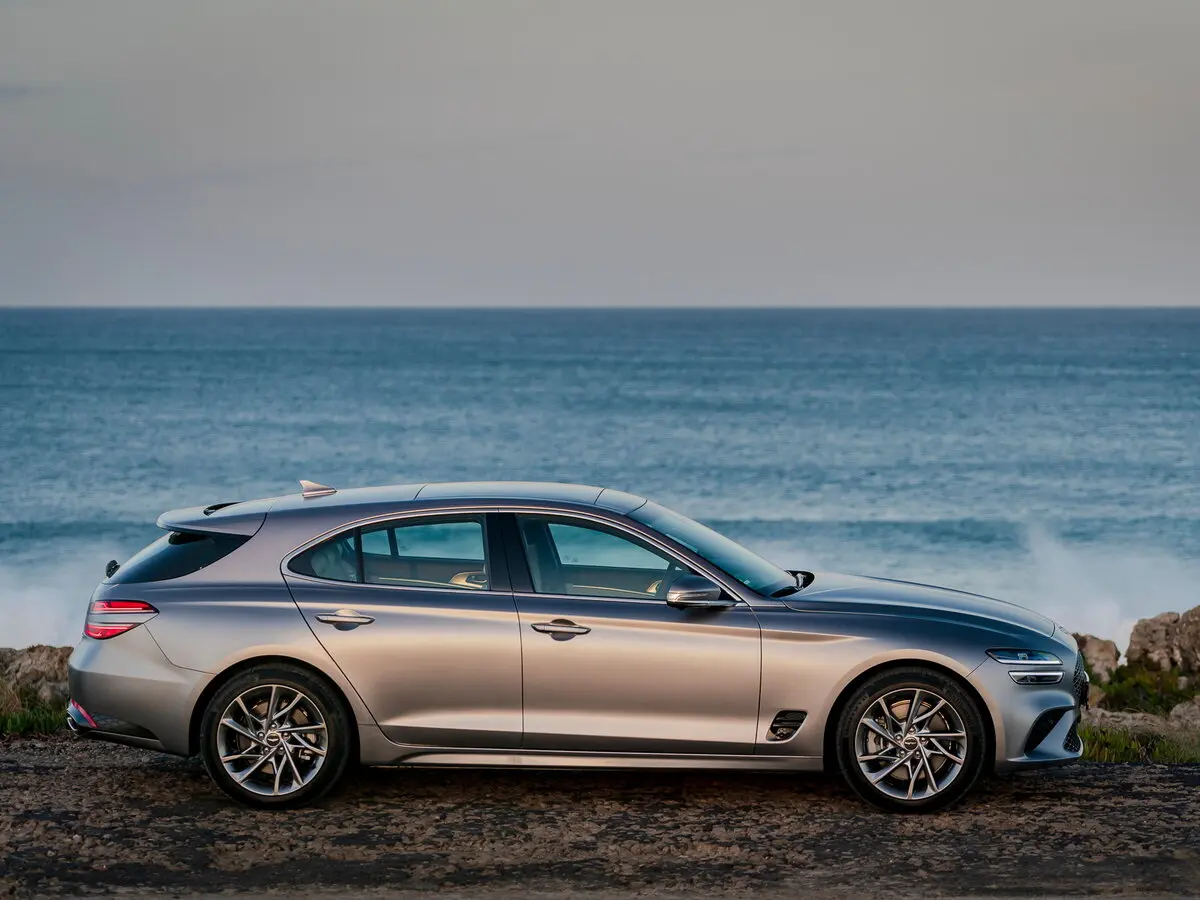 Genesis G70 I Рестайлинг Универсал 5 дв. — photo 2