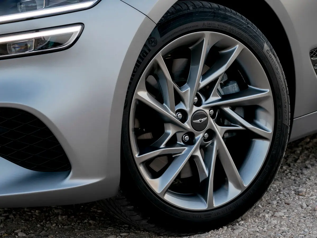 Genesis G70 I Рестайлинг Универсал 5 дв. — photo 18