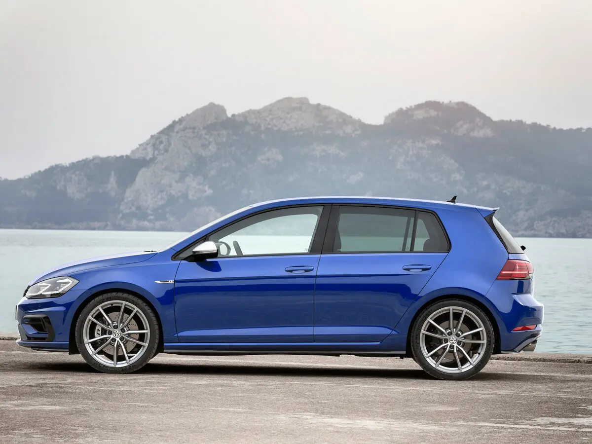 Volkswagen Golf R VII Рестайлинг Хэтчбек 5 дв. — сүрөт 2